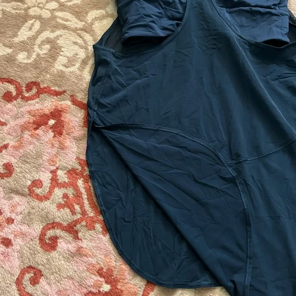 NEW lululemon built-in-bra tank size 6 - Picture 5 of 5